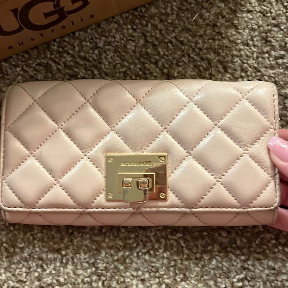 Michael kors wallet